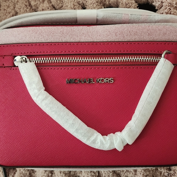 Michael Kors Women's Jet Set Large Saffiano Leather Crossbody Bag Drk Rasberry - Picture 3 of 3